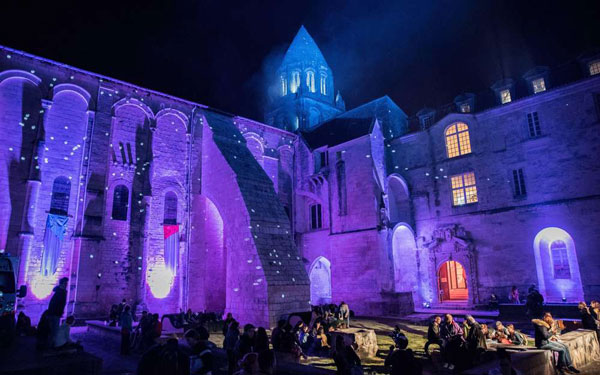 Chauffeur pour événementiel et festival à Saintes, Cognac, La Rochelle...